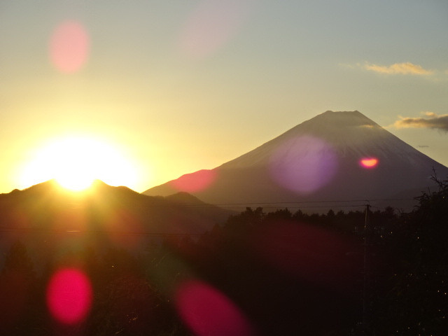 玄関から望む富士山と初日の出
