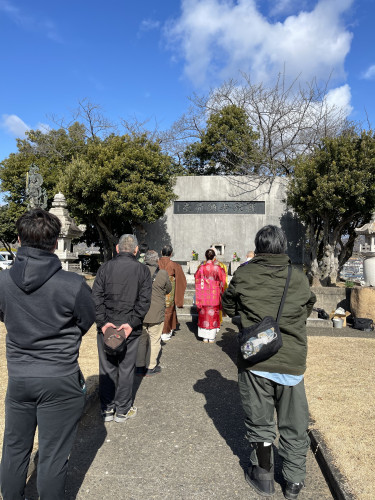 令和6年12月8日名古山陸海軍墓地清掃と供花の日