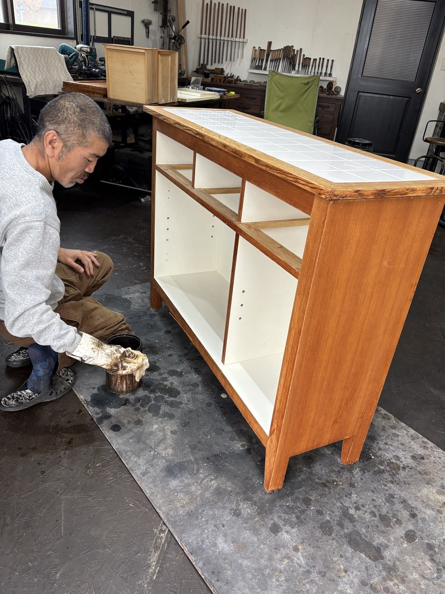 サイドボードの修理