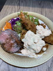 少食の方おすすめランチ(ローストビーフ&エビフライ&チキン南蛮)