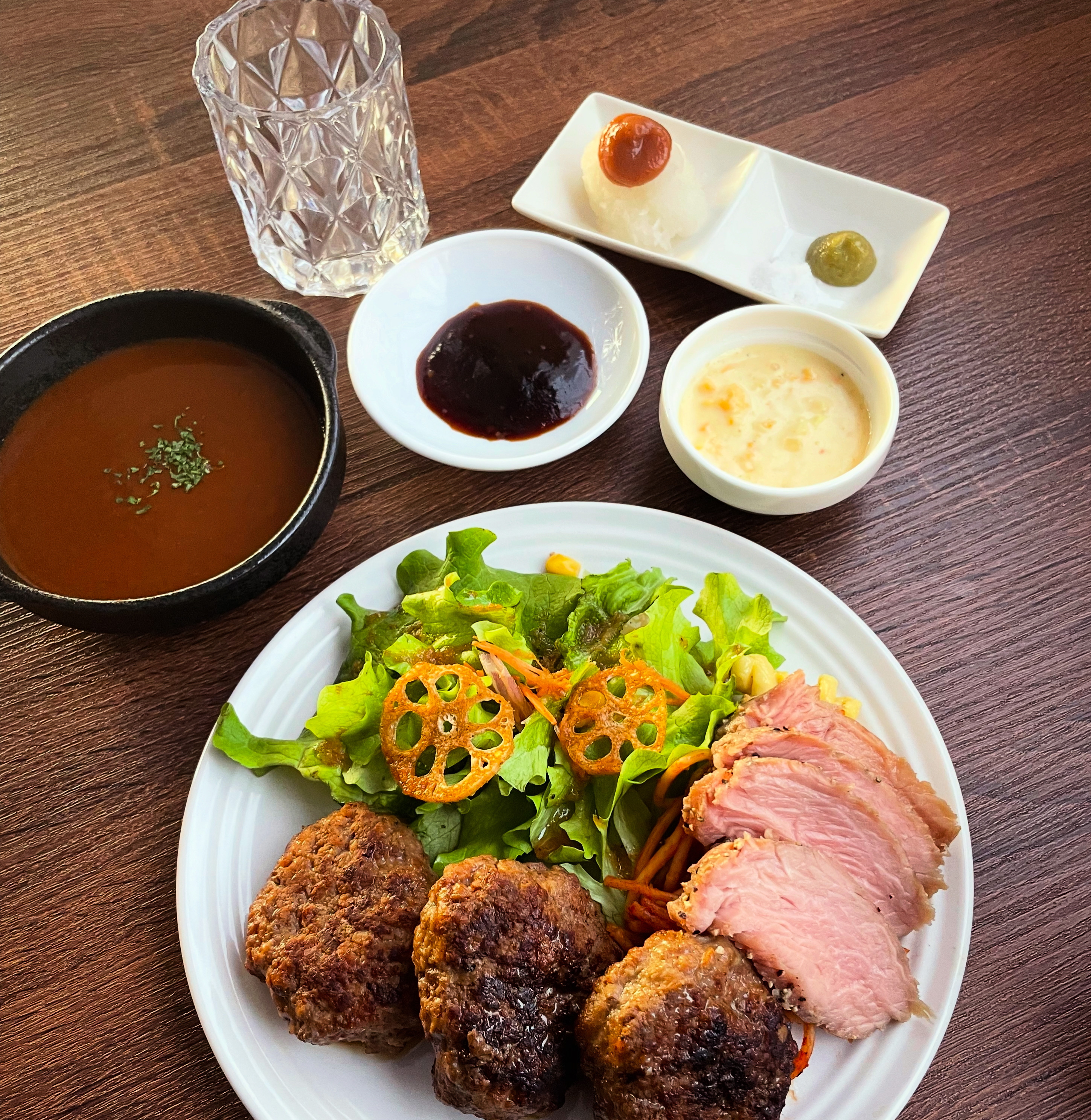 焼きたて&薬味いっぱいミニミニハンバーグランチはじめました🍽️