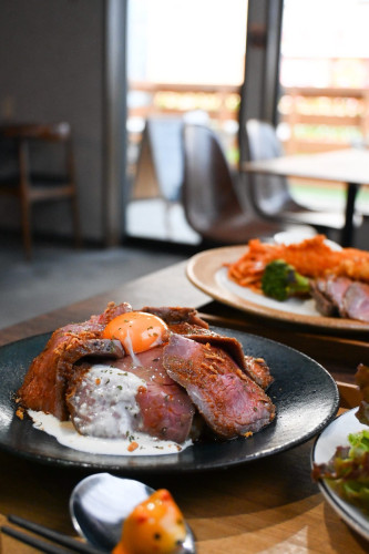 ローストビーフ丼