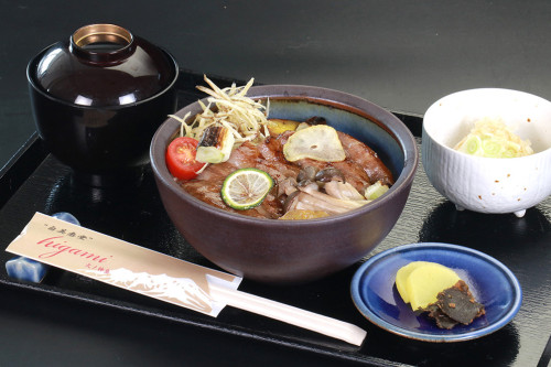 自美恵堂higami_大山宝牛ステーキ丼 - コピー.jpeg