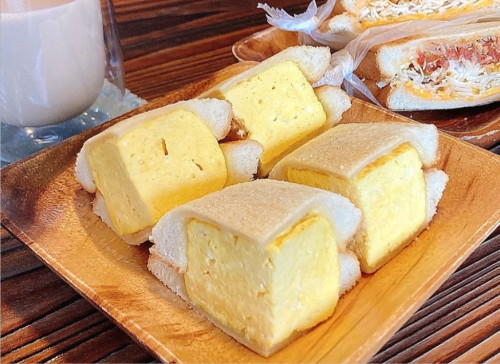 喫茶ニコ_厚焼き玉子サンド.jpeg