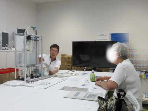 町会長に説明.jpg