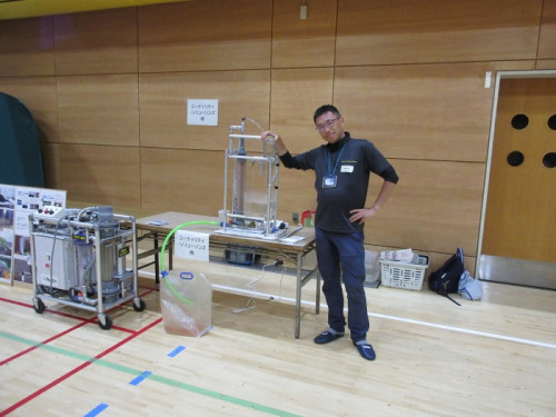 16 私たちのブース.JPG