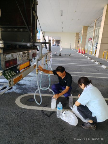 0 生活用水トラック3.JPG