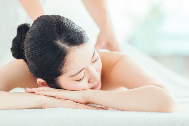 有名芸能人もハマる美容法《ハンドセラピス》