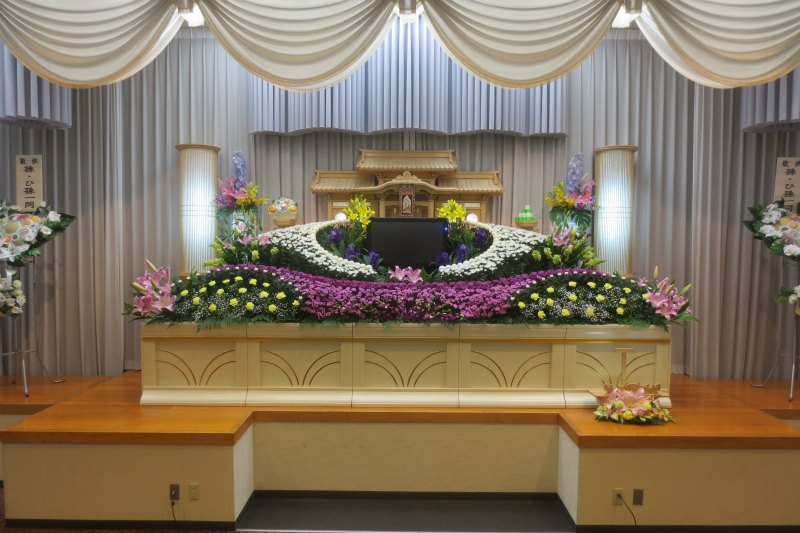 写真 > 祭壇 - あざみ苑