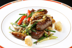 国産豚バラ肉の角煮で黒酢スブタ