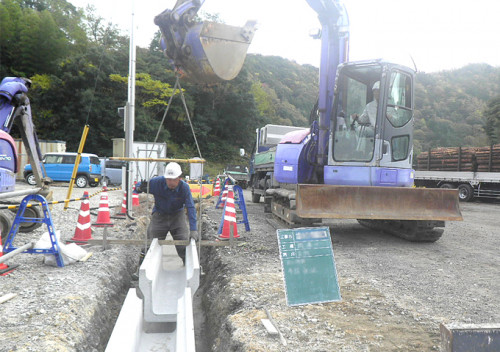側溝設置及びそれに伴う掘削工事