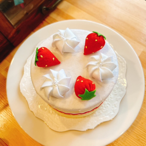 いちごのケーキ上面.jpeg