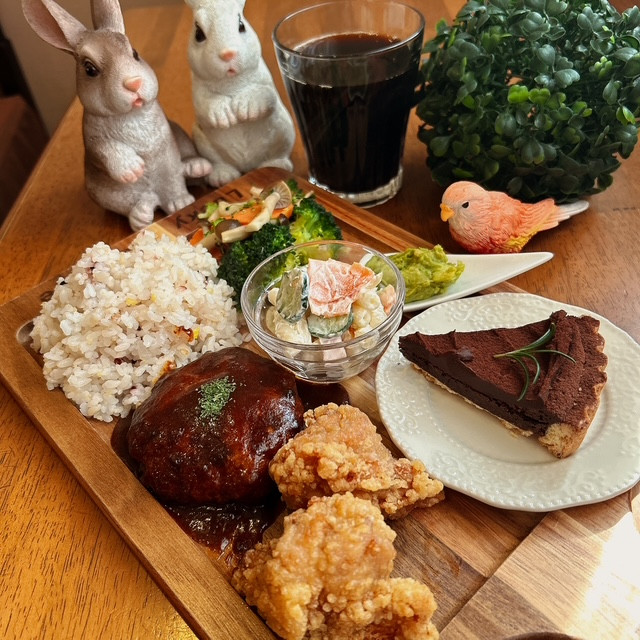 ハンバーグ＆からあげ (1).jpeg