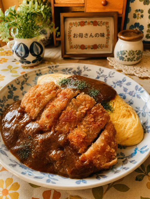 ロースカツオムライス(ふわとろオムライスに変更可）