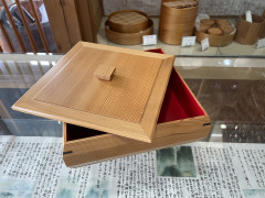 秋田杉　菓子器(内朱色)