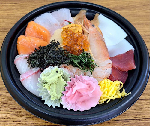 店主おすすめ海鮮丼！