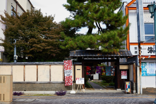 伊勢町K邸入口２.jpg