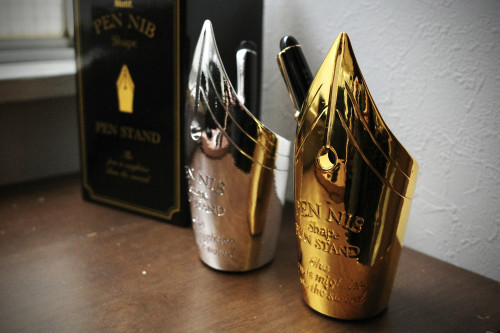 セトクラフト「ペンニブペンスタンド」入荷。