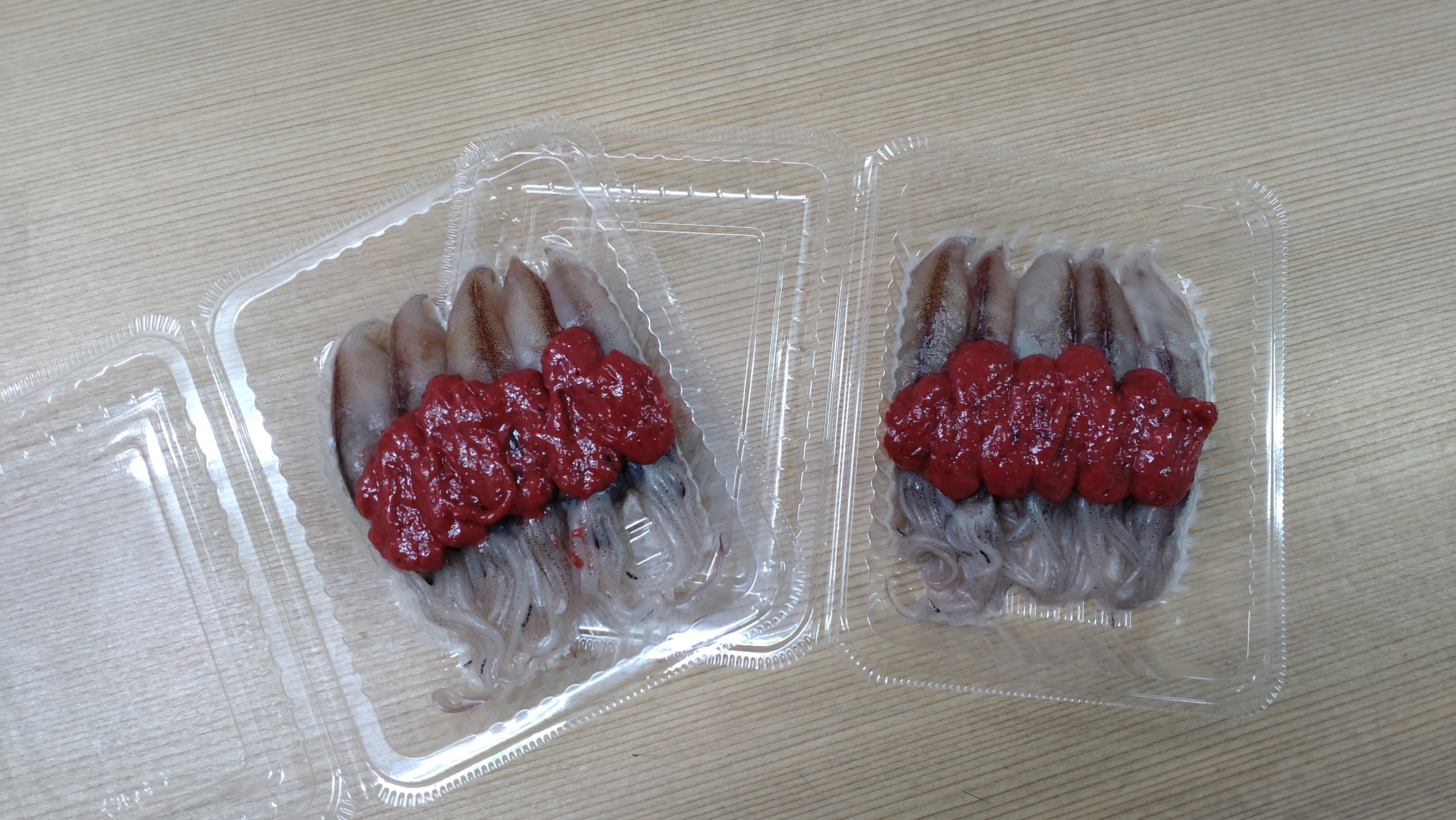 海上釣堀に！　新鮮ホタルイカ　カツオペースト和え。