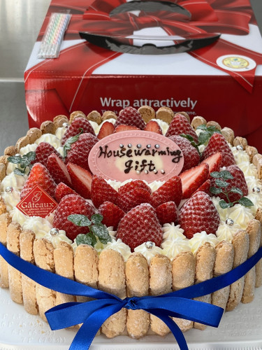 【苺のシャルロットケーキ♪】