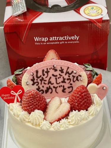 【苺のバースデーケーキ♪】