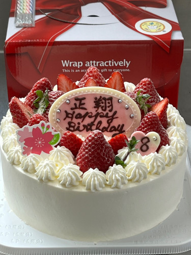 【苺のバースデーケーキ♪】