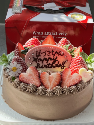【苺の生チョコバースデーケーキ♪】