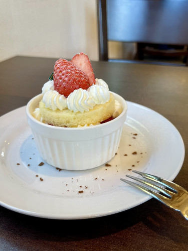 【ショートケーキのテイクアウトはご予約のみとなりました】