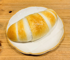 塩ロールパン