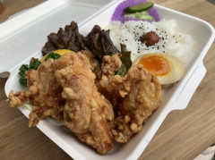 唐揚げ弁当