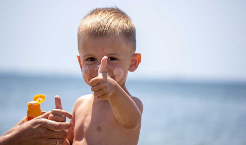 ビーチと男の子