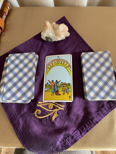 TRUE TAROT READINGは、魔法の絨毯の中で