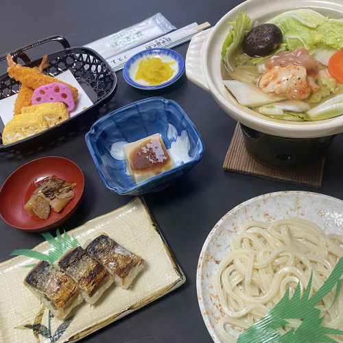 福井名物　焼き鯖寿司とほるもん鍋