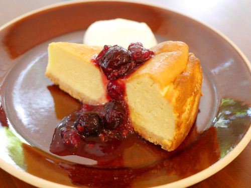 「チーズケーキ」　期間限定でベリーソスに！　～10/10(金)