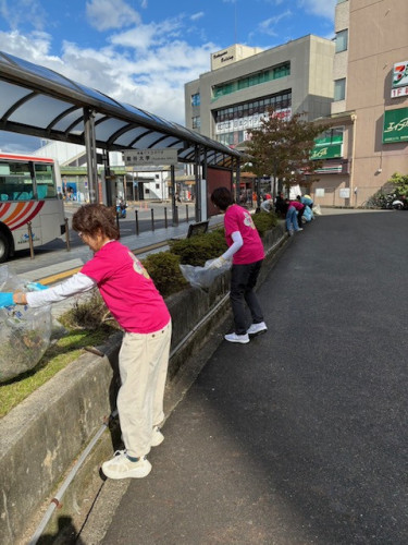 瀬田駅前花壇清掃活動