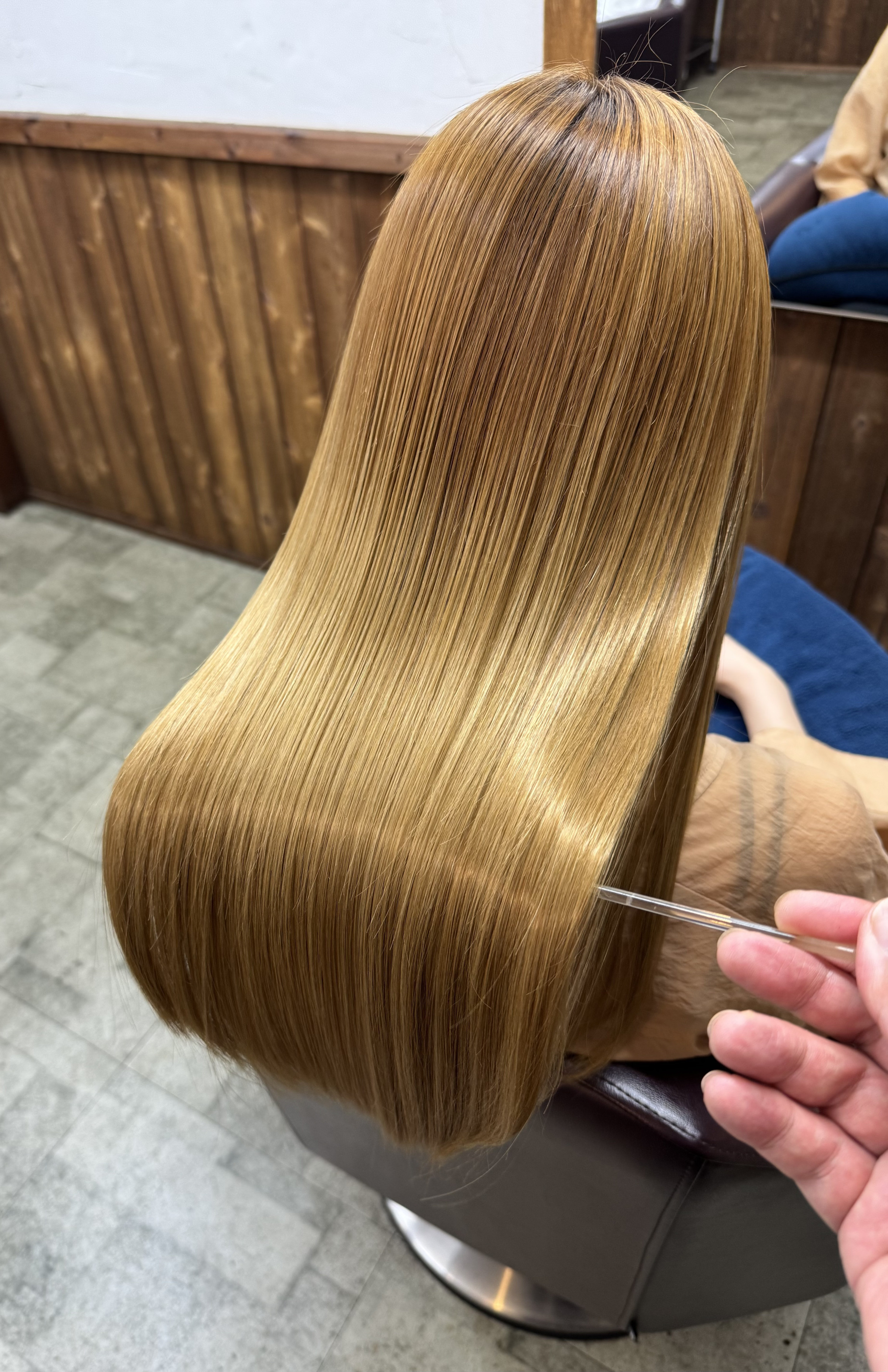 髪質改善縮毛矯正で艶髪に