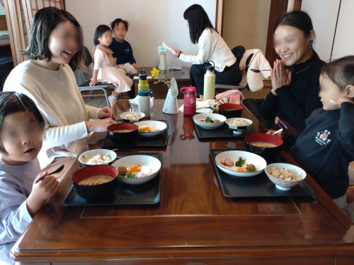 参加者食事風景.jpg
