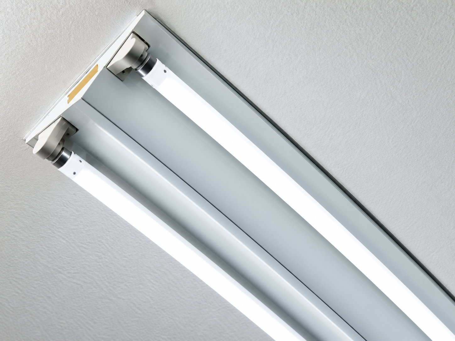 LED照明を使用しているきむら宝クリーニングの店舗・工房