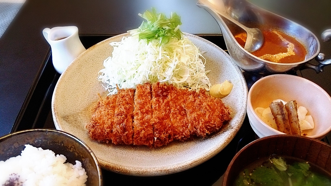 黒豚とんかつ定食とチョットのカレー