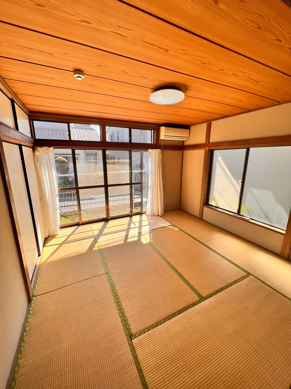 現在募集中　空き部屋になります！なんと8畳！！広くて日当たりも最高です！！
