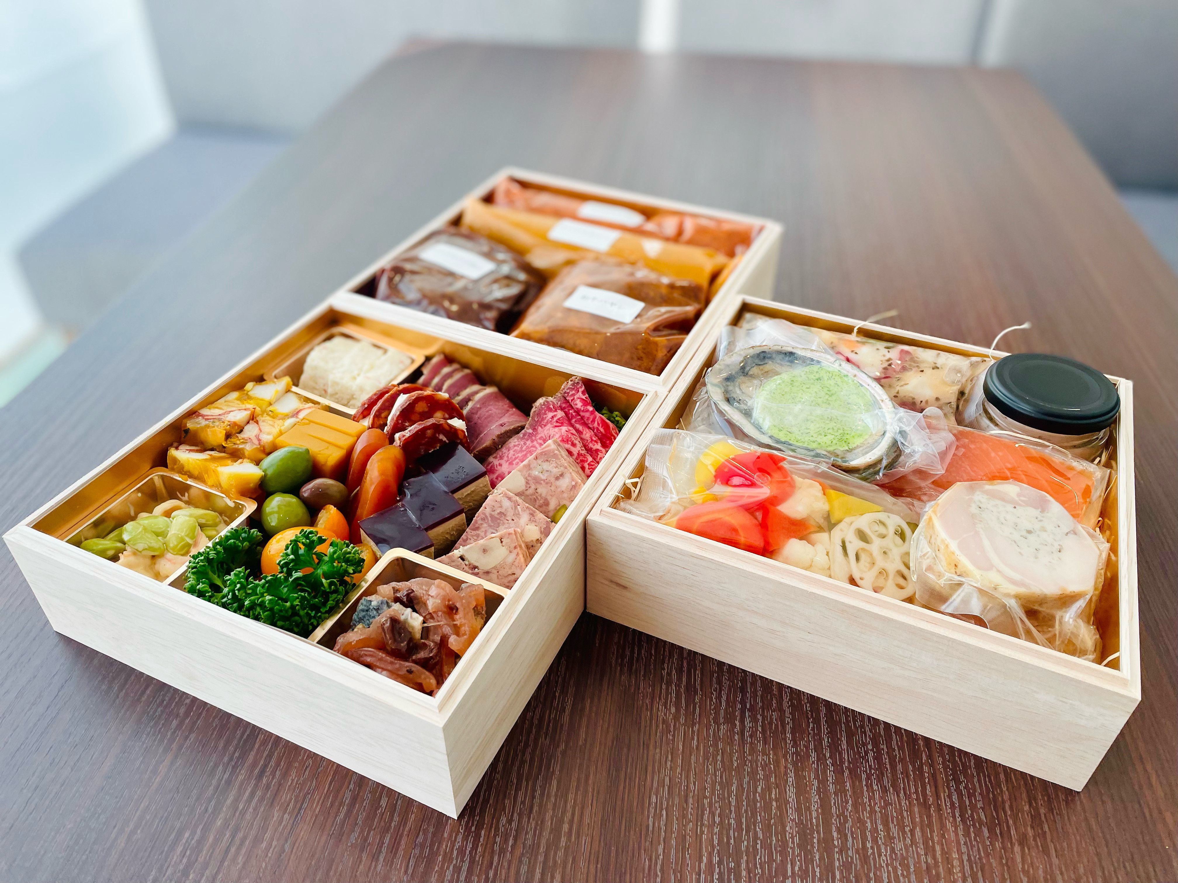 おせち料理のお申し込み受付中です