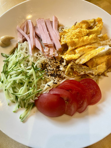 夏は冷やし中華ですね🎵