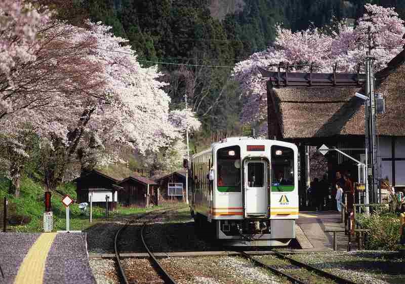 会津　春のローカル列車の小旅行