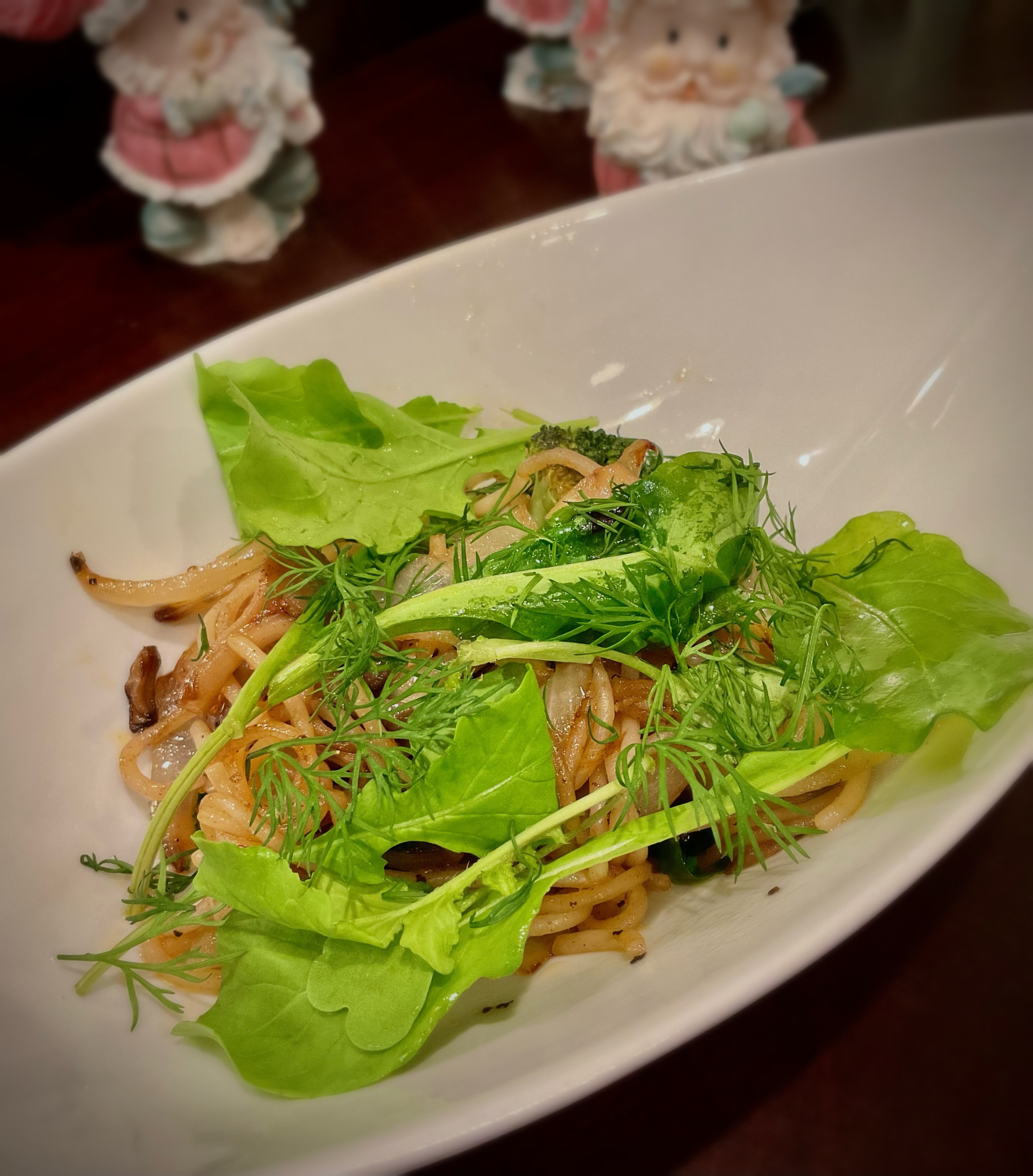 《フレッシュハーブと緑のパスタ》ランチのランチのパスタメニューは不定期に替わります。写真は一例となります。