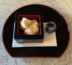 わらび餅（黒みつ付き）