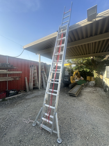 阿見町のお客様より3連梯子レンタルのご依頼を頂きました。