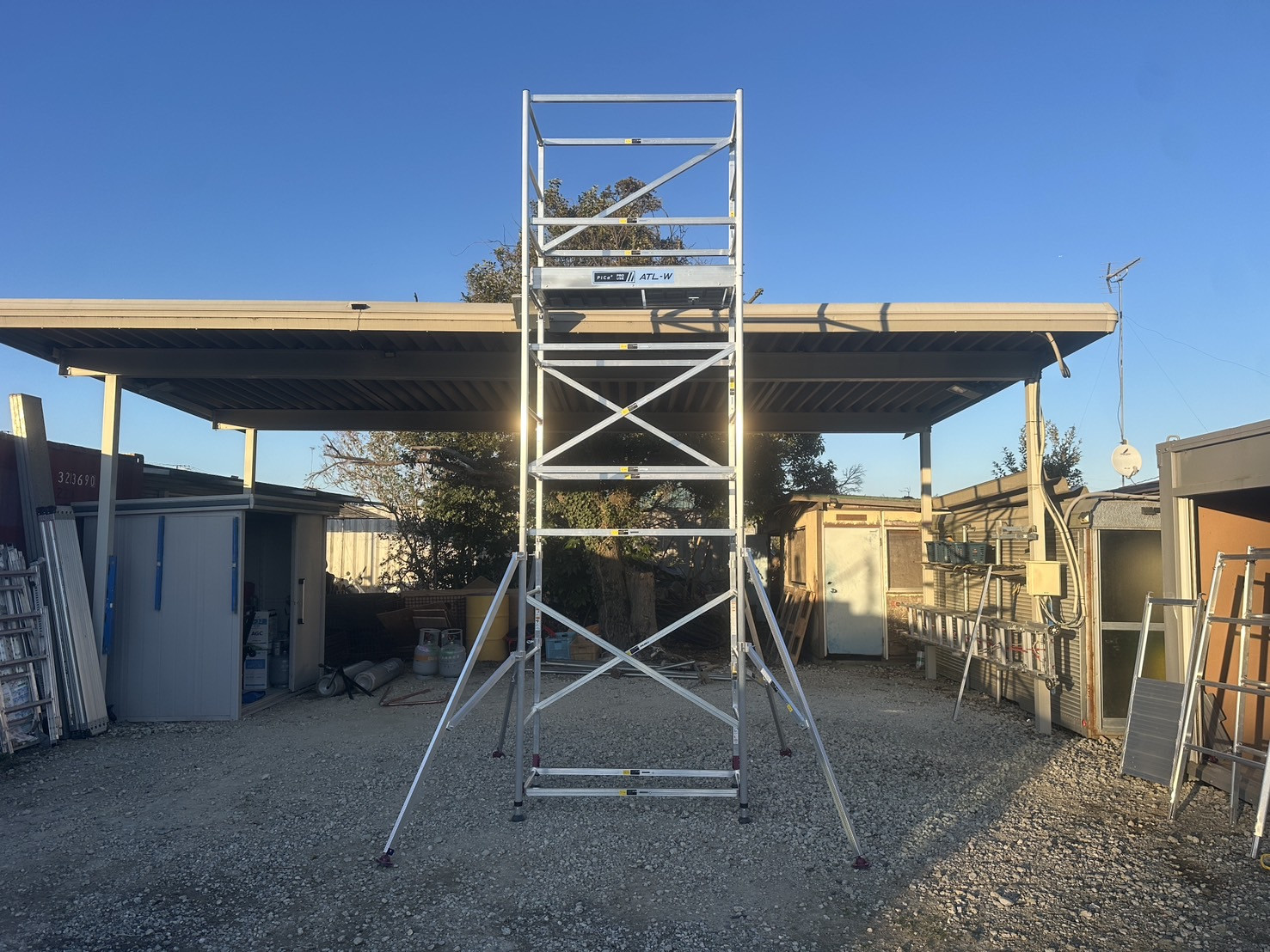 つくば市のお客様よりローリングタワー　ハッスルタワーワイドのレンタルご依頼を頂きました。