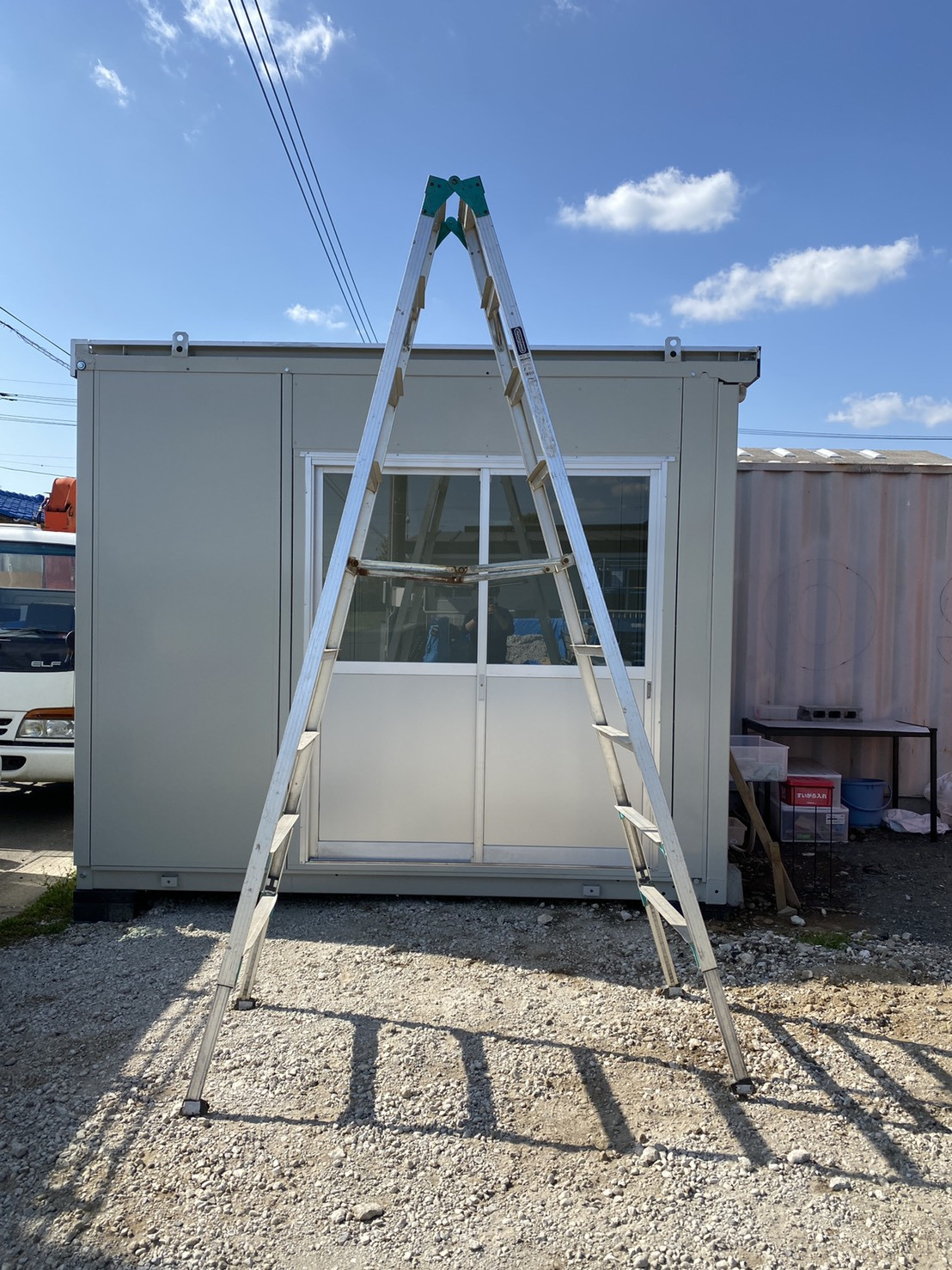 つくば市のお客様より9尺、12尺脚立レンタルのご依頼を頂きました。