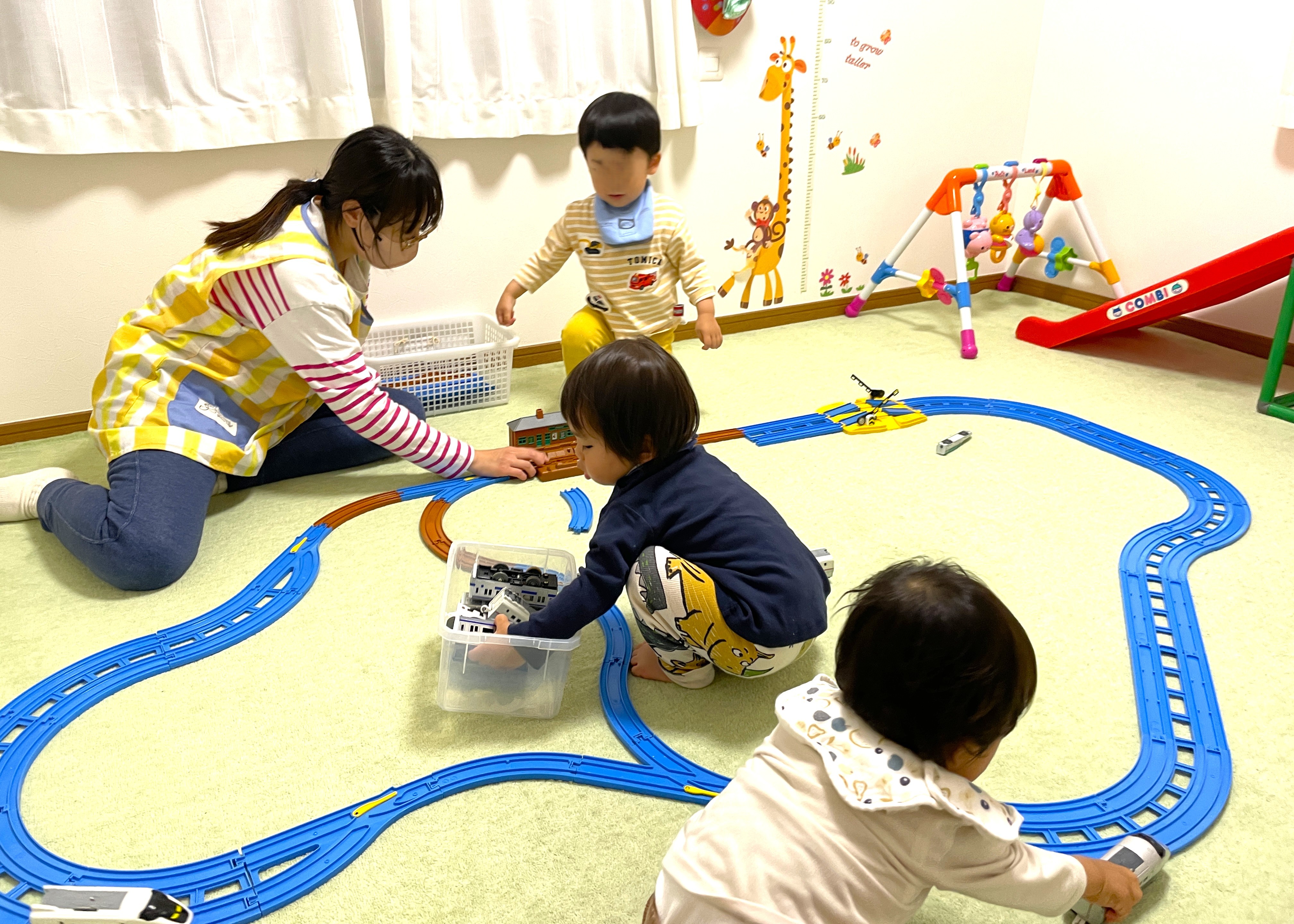 令和8年度4月からの入園見学を開始いたします。
