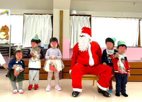 幼稚園にサンタさんがやって来た！白菊幼稚園の皆さん楽しかったです。ありがとう♡